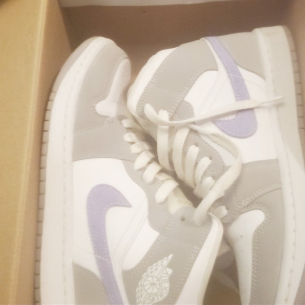 Air Jordan 1  women's